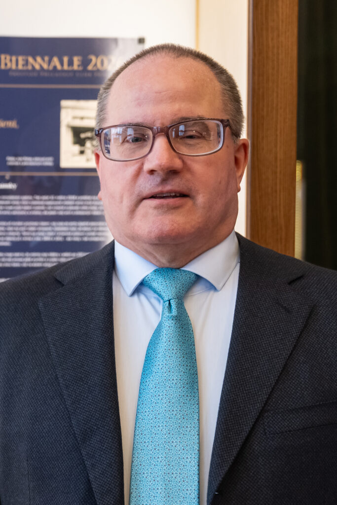 Tento obrázek nemá vyplněný atribut alt; název souboru je Mark-Horne-683x1024.jpg.